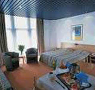 Royal Astor Hotel